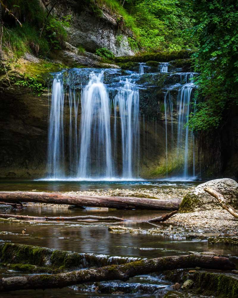 waterfall le gour bleu close up