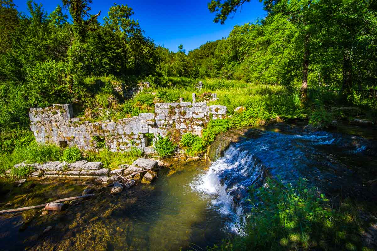 moulin jeunet waterfall in cascades du herisson jura