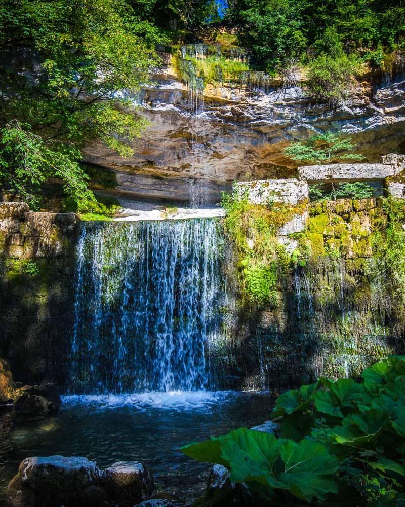 cascade saut girard jura