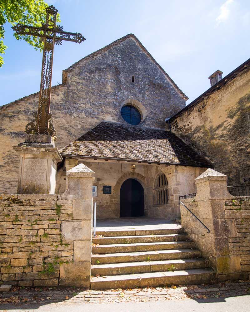 entry of saint pierre church