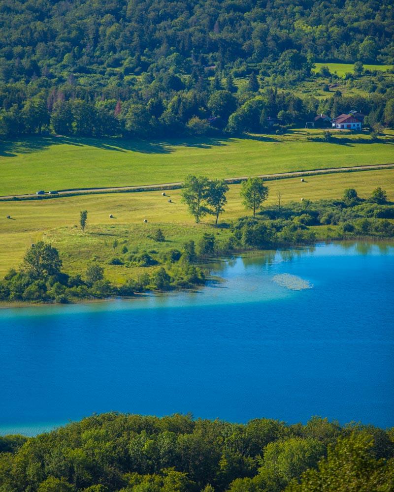 the banks of the lac de la motte lake