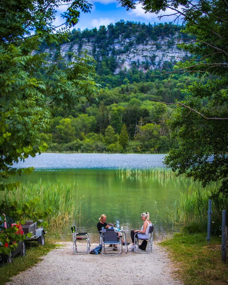 campers in lac d'ilay jura