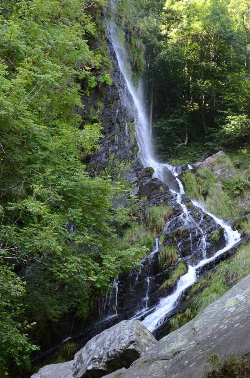 seimeira waterfall on the seimeira hiking asturias