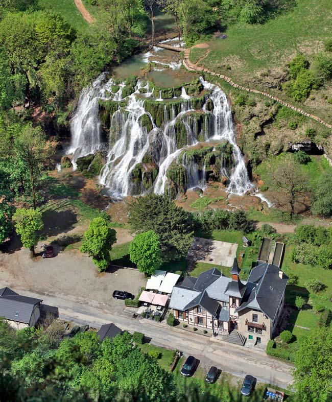 the baume les messieurs waterfall from above