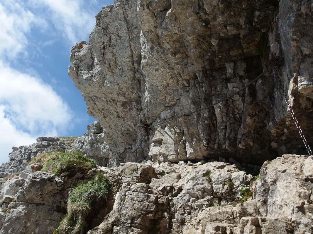 balcony with chain on la tournette hike