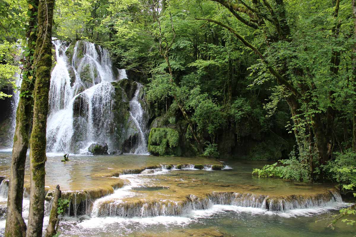 cascade de tufs jura