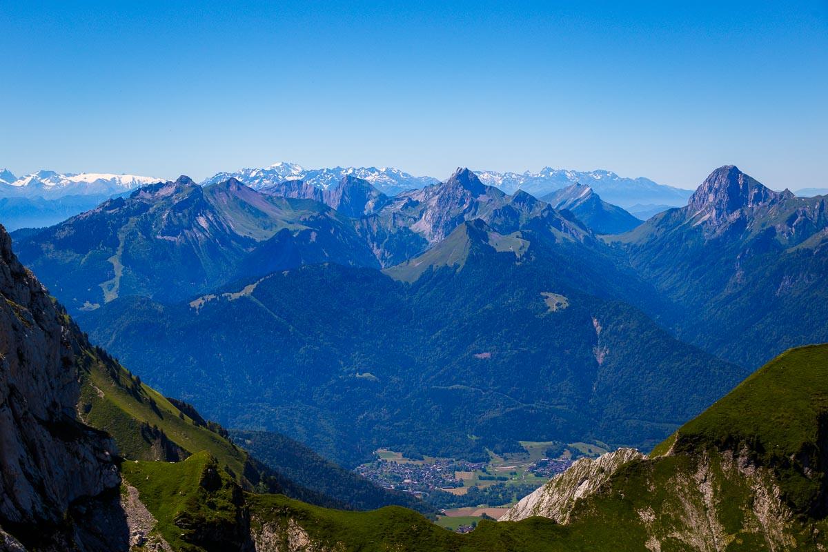 mountain range from la tournette