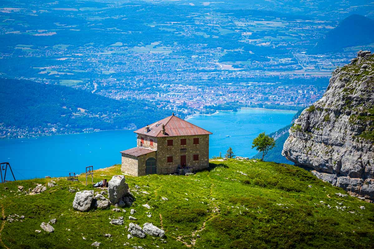 refuge de la tournette and view over the lake d'annecy