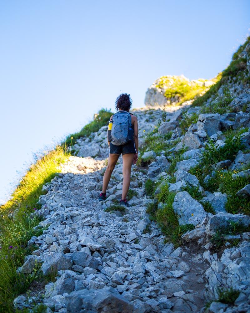 loose rocks on la tournette trail