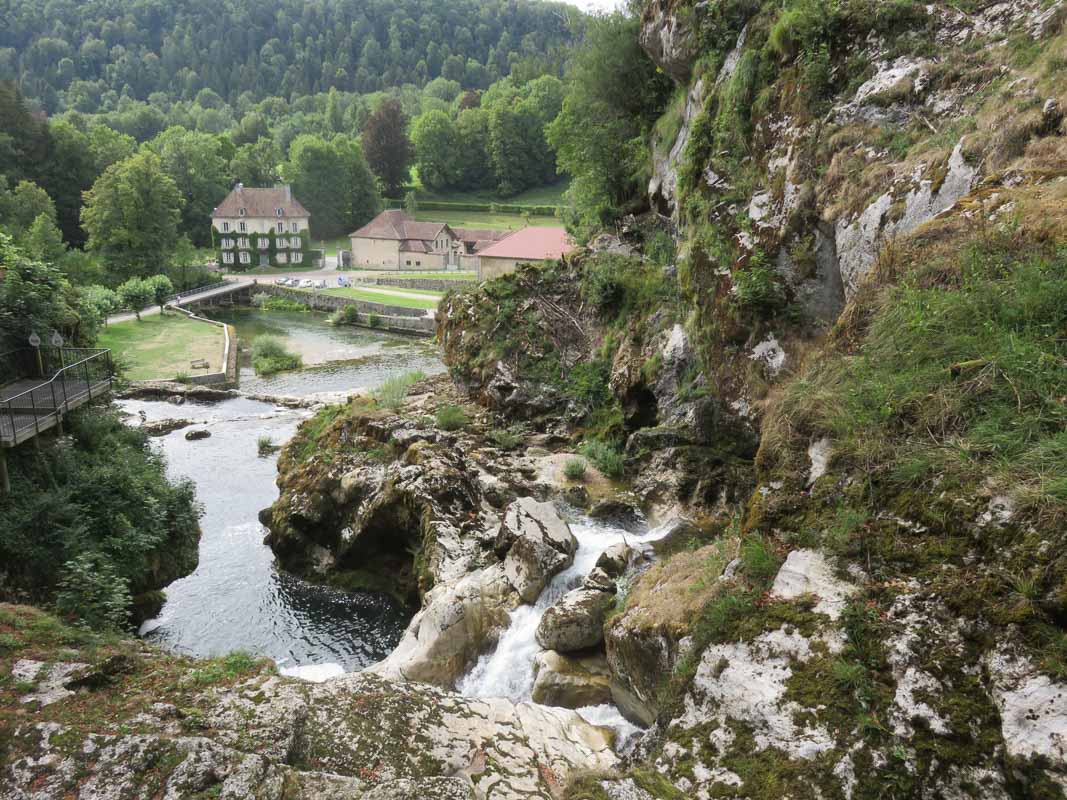 waterfall pertes de l'ain jura