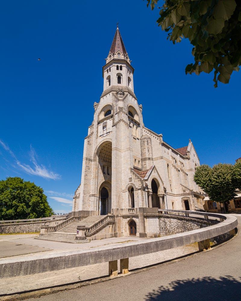 side view of basilique de la visitation