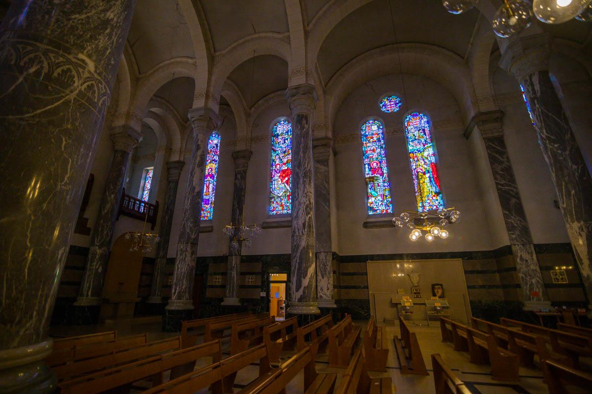 side view inside the basilica