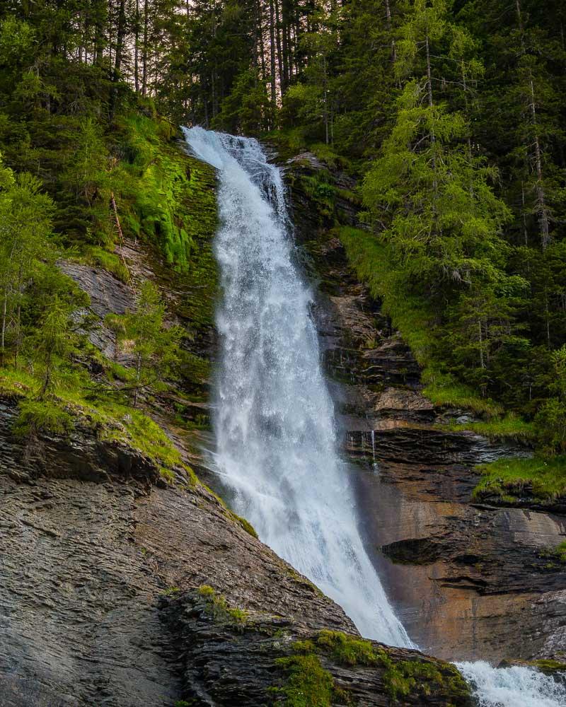 zoom on upper part of cascade du rouget