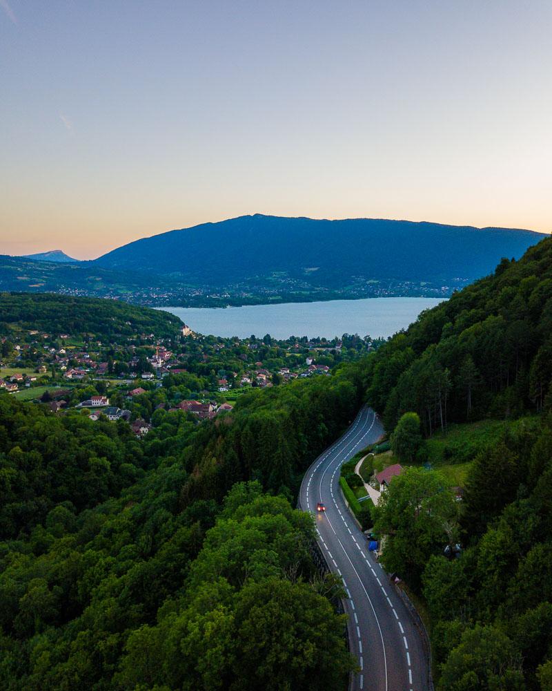 road to the lac d'annecy