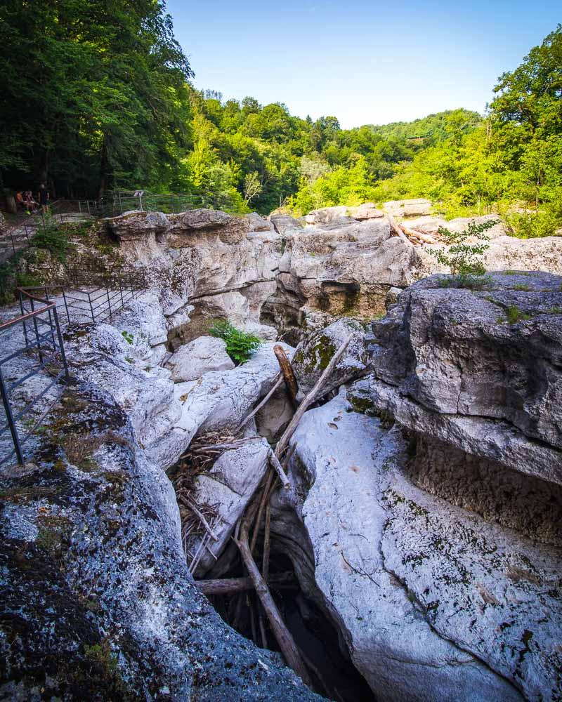 getting out above the rocks in gorges du fier