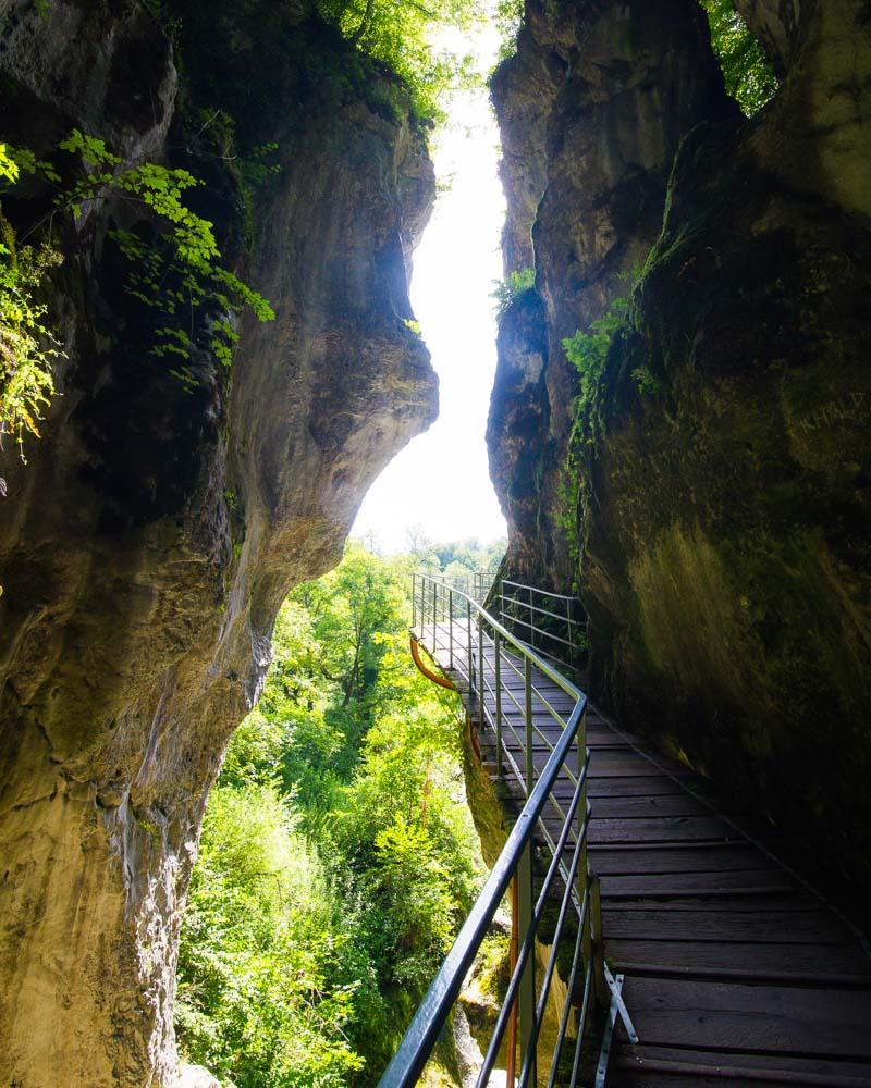 suspended path at gorges du fier annecy