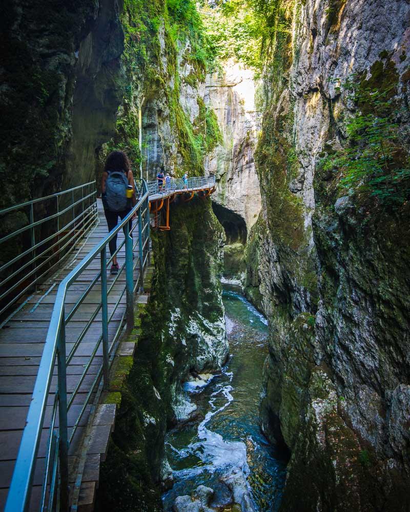 nesrine walking above the gorges du fier