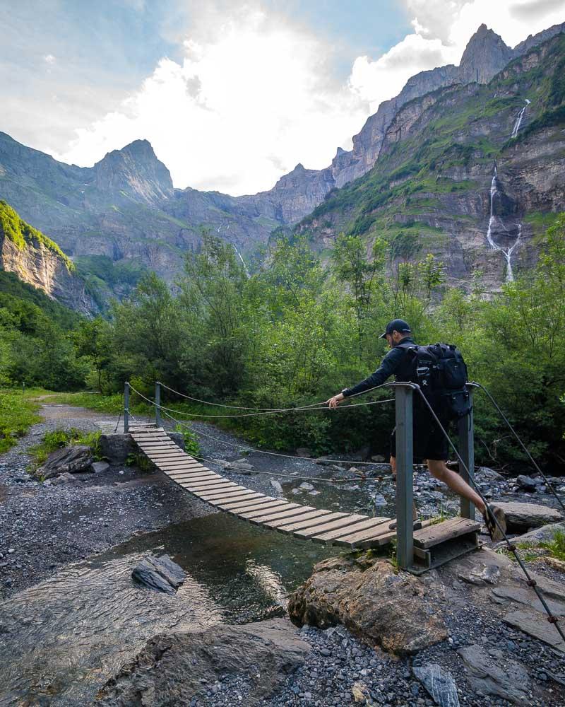 kevmrc crossing suspended bridge over the giffre