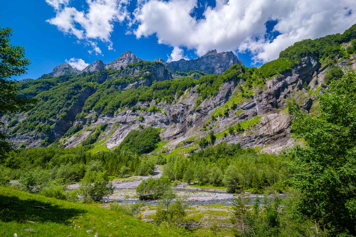 epic view in the cirque du fer a cheval hike