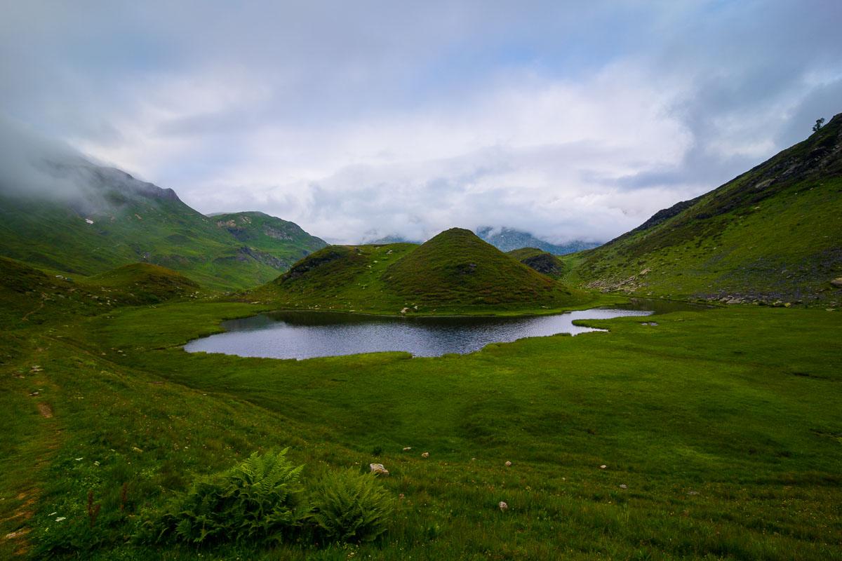 le laouchet small lake near lac de pormenaz