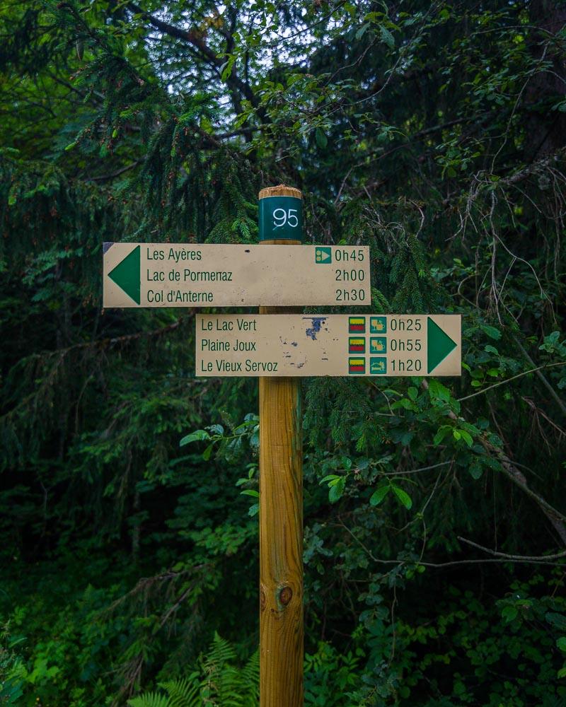 sign to lac de pormenaz