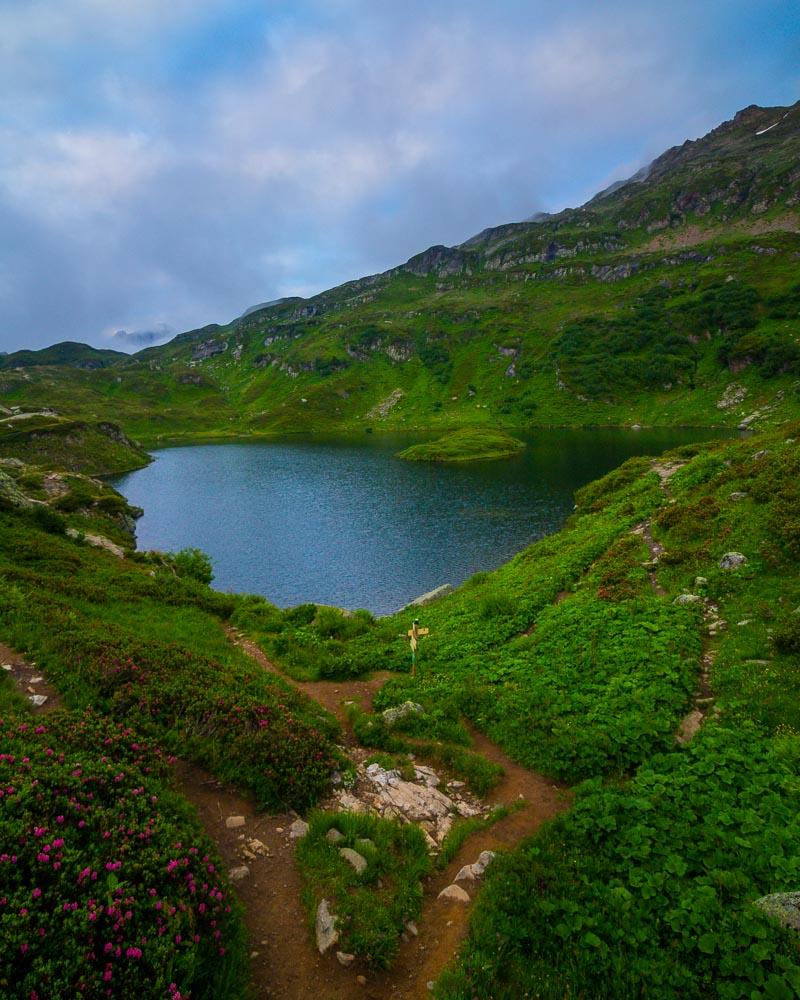 first view over the lac de pormenaz