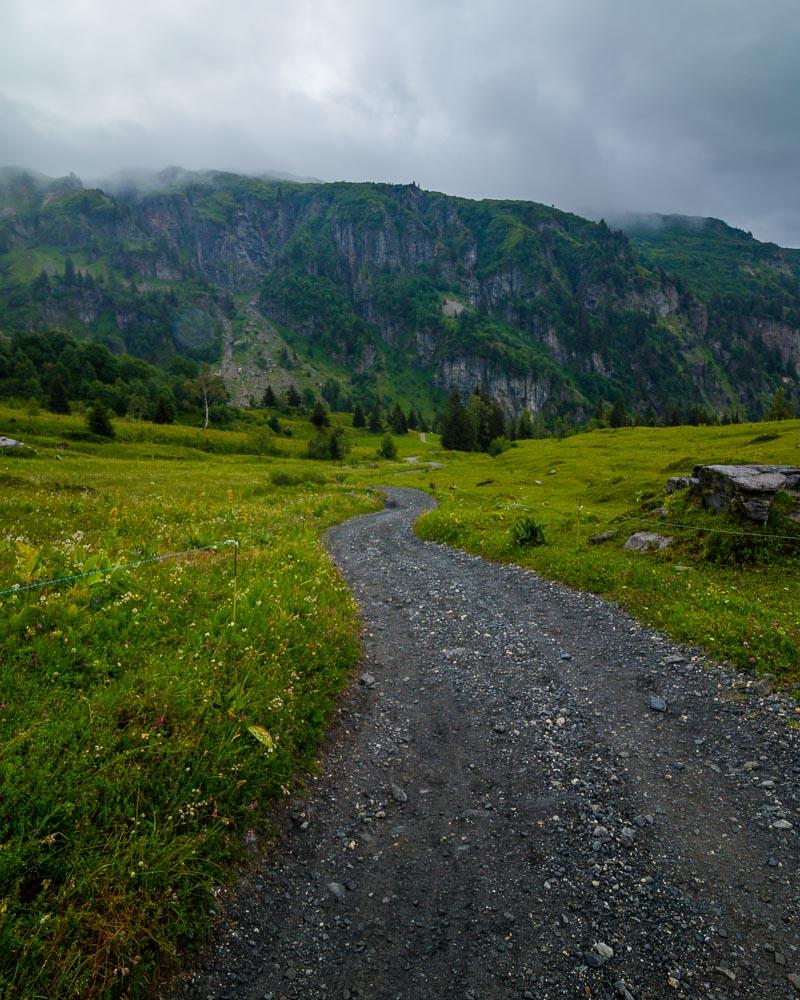 road above the chatelet d'ayeres