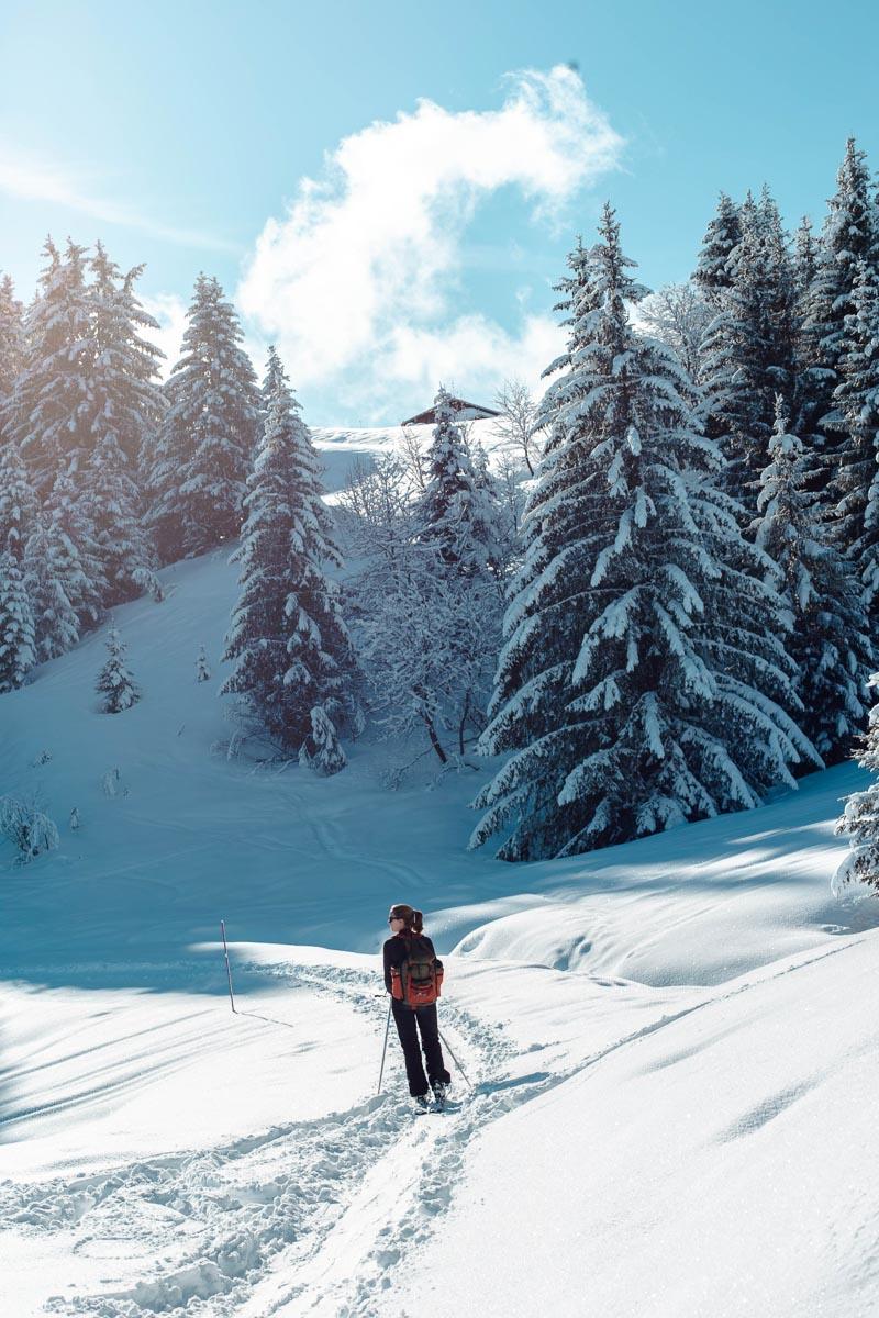 women skiing in la clusaz annecy winter activities