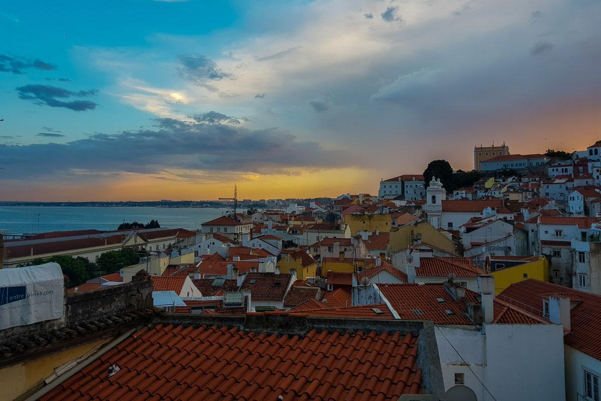 lisbon portugal hotels near beach