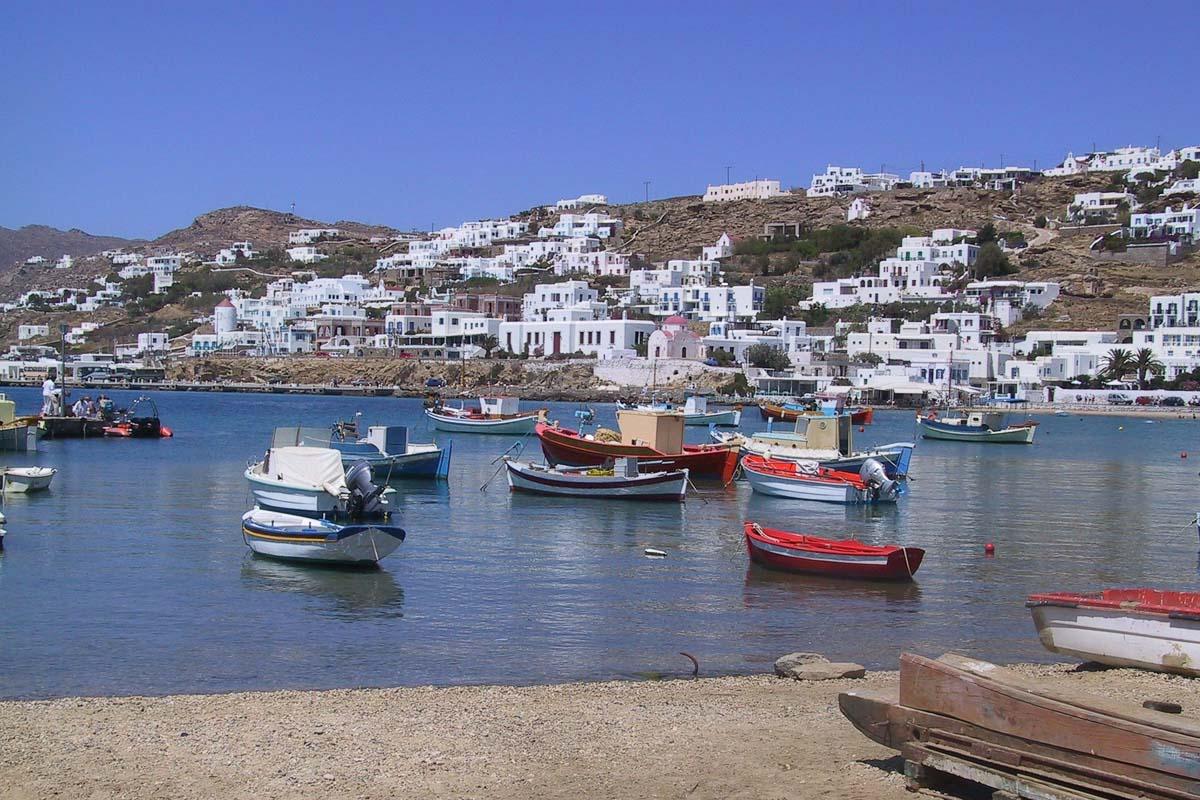 mykonos boats