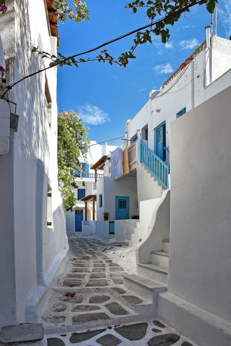 mykonos iconic streets