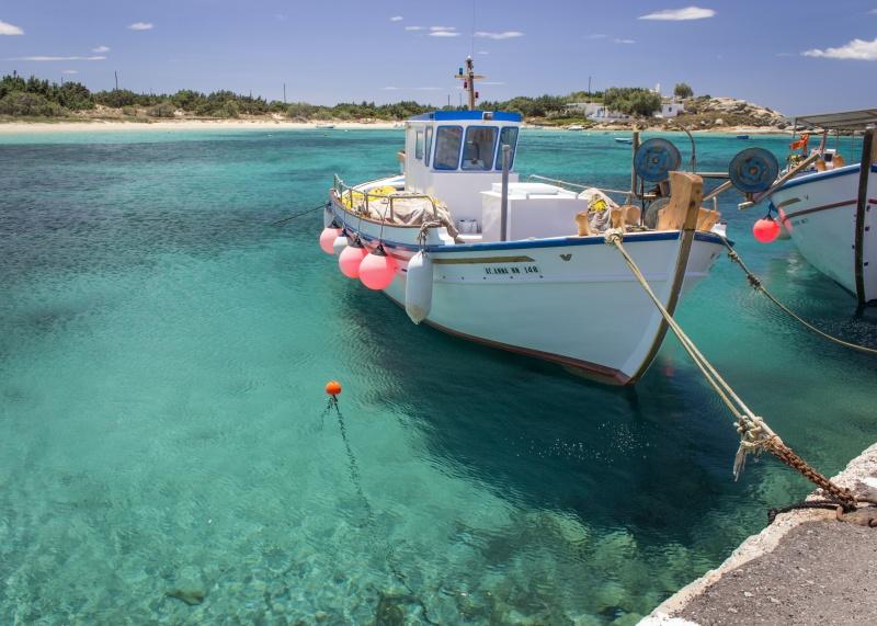 boat in naxos port