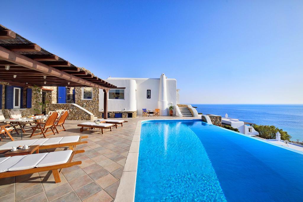 mykonian dianthus is in the best villas for rent in mykonos greece