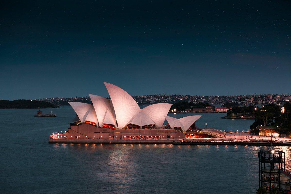 sydney opera house is among the australian famous landmarks