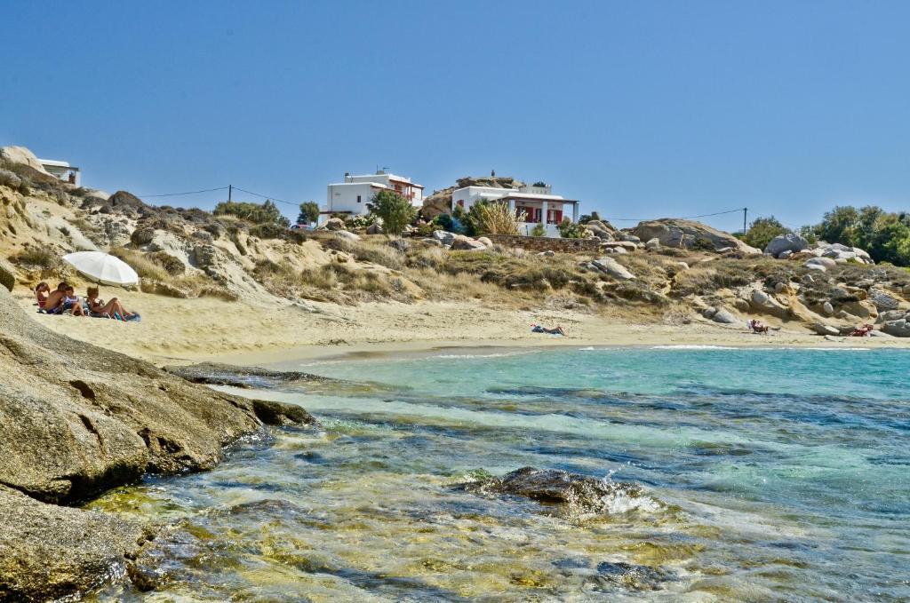 ydreos studios is a top apartment on the beach in naxos