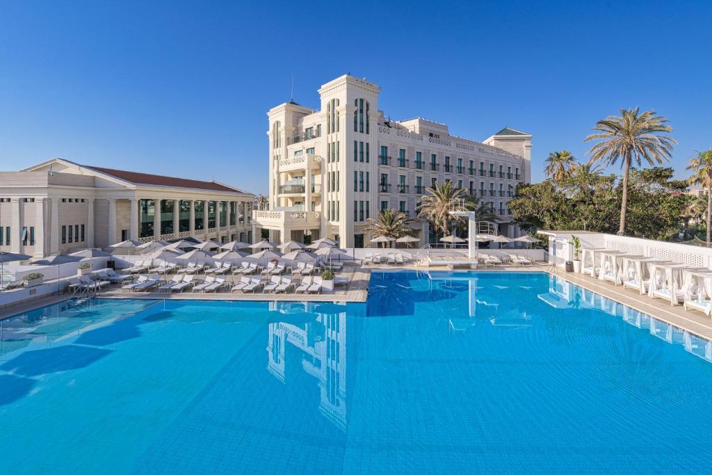 las arenas balneario resort is a top beach resort in valencia