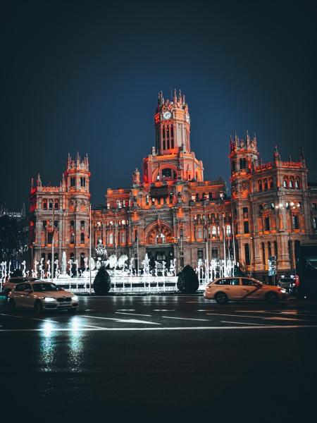 plaza de cibeles is in the best famous landmarks in spain madrid