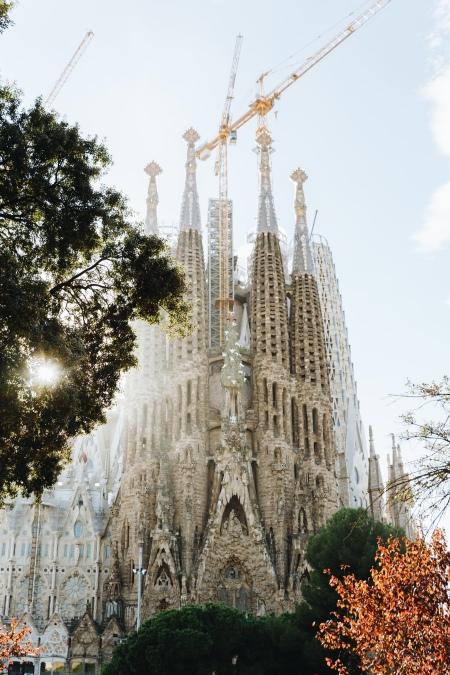 sagrada familia is a famous barcelona building