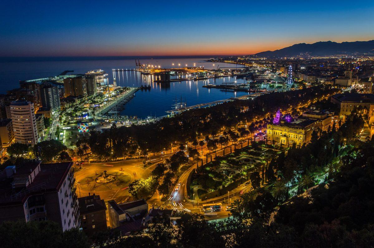 best place for nightlife in malaga