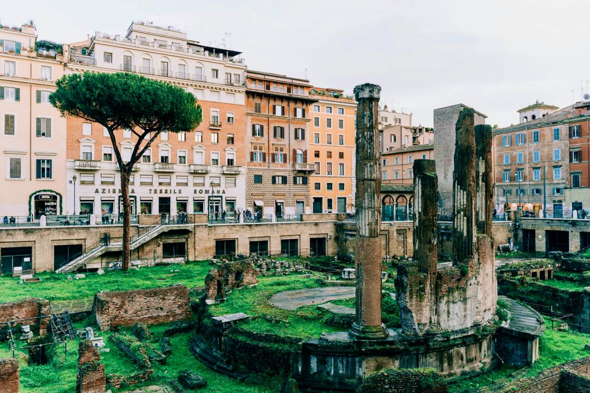 largo di torre argentina is in the famous landmarks in ancient rome