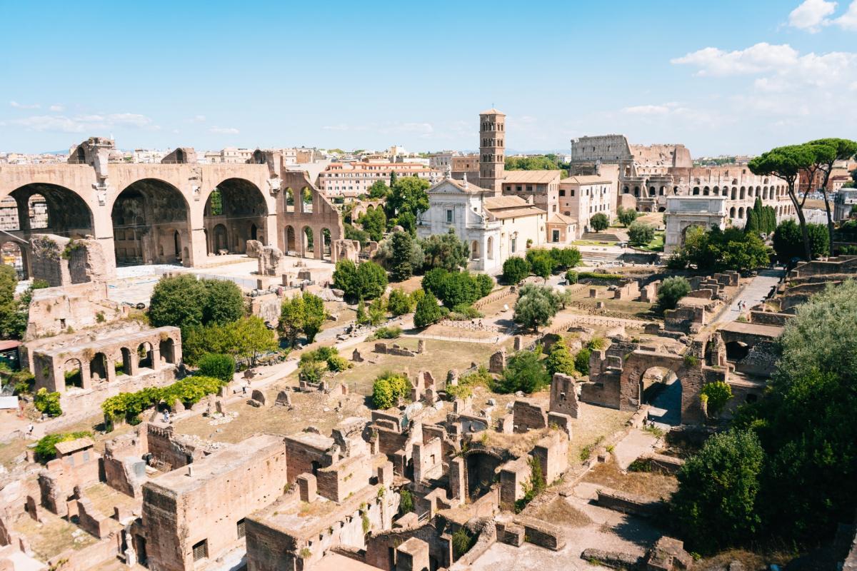 palatine hill is a best known monument in rome