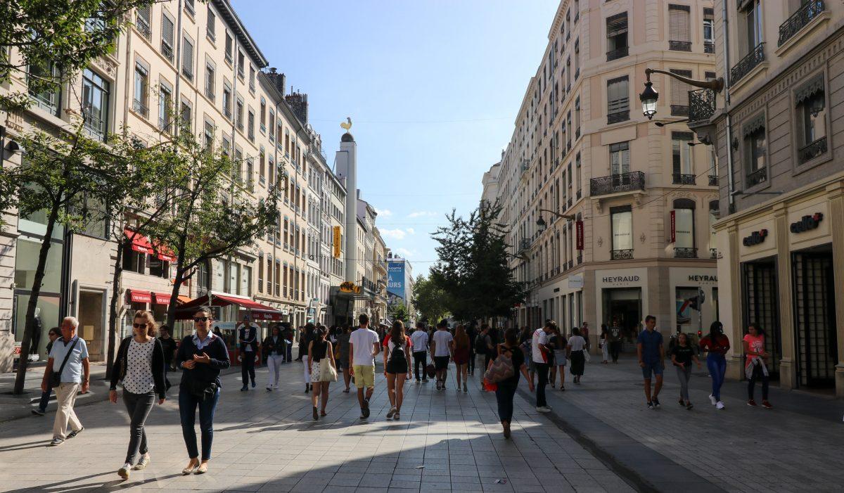 rue de la republique the shopping street in lyon