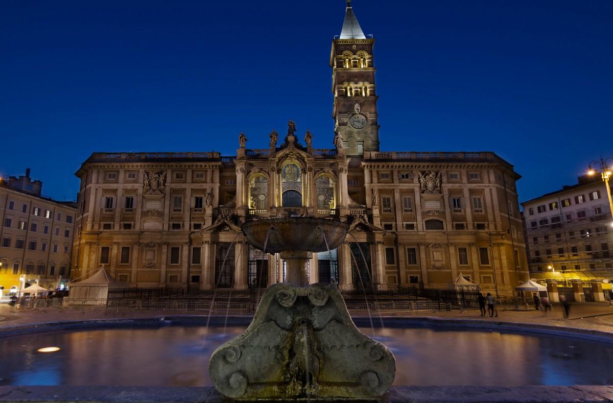 santa maria maggiore is in the list of the famous historical monuments in rome