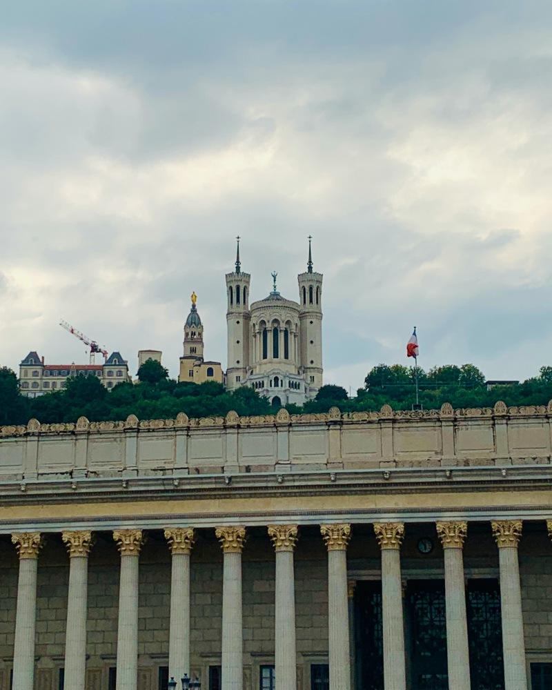 view from the passerelle du palais de justice