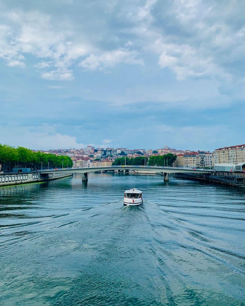 12 - fun facts about lyon bateau mouche