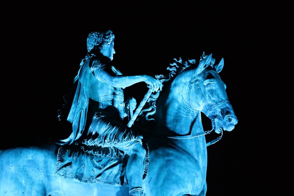 21 - louis xiv statue on place bellecour