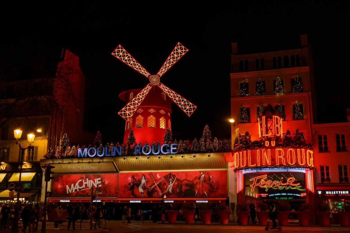 29 - facts of paris france about moulin rouge