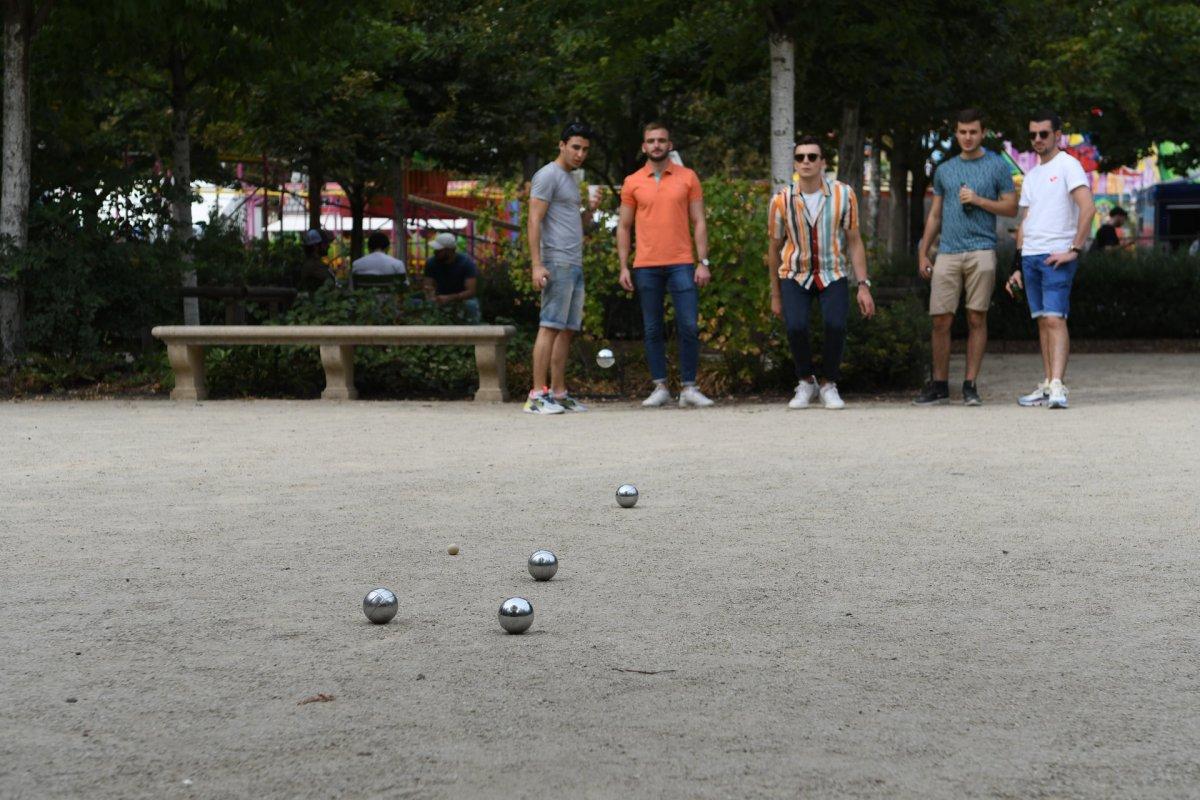 facts on marseille traditional petanque game