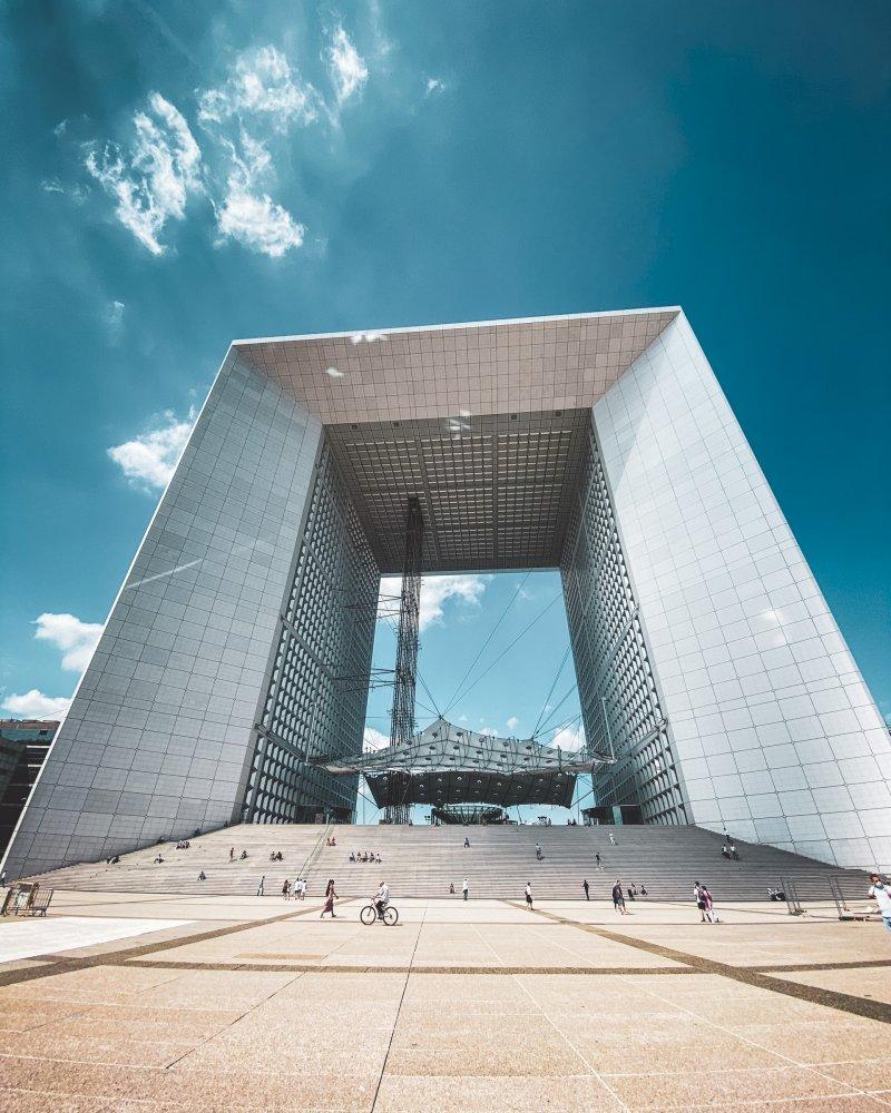 la grande arche is a famous france monument