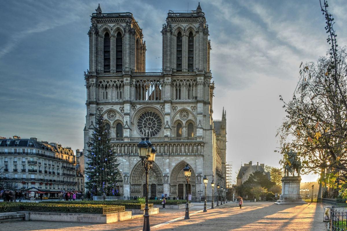 notre dame cathedral is the most visited monument in paris